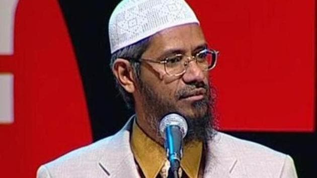 The NIA has claimed that controversial Islamic preacher Zakir Naik has been promoting enmity between different religious groups in India through his public speeches and lectures.(HT file)