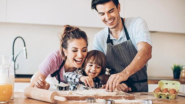 Children who grow up with structured daily routines are more inclined to listen to their body and eat in relation to their needs. (Pixelfit /iStock.com) Children who grow up with structured daily routines are more inclined to listen to their body and eat in relation to their needs. (Pixelfit /iStock.com)