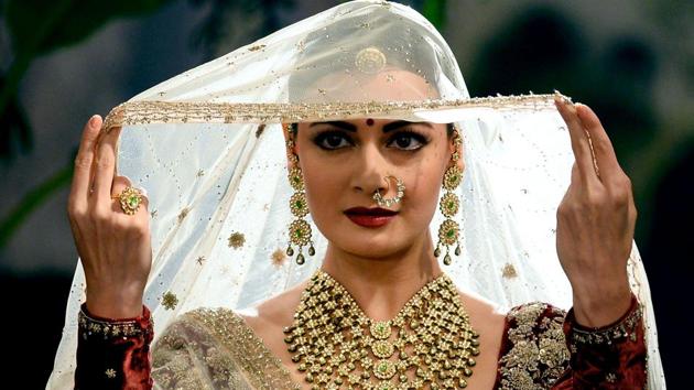 Bollywood actor Dia Mirza recently turned showstopper for designer Anju Modi at India Couture Week 2017.(AFP)