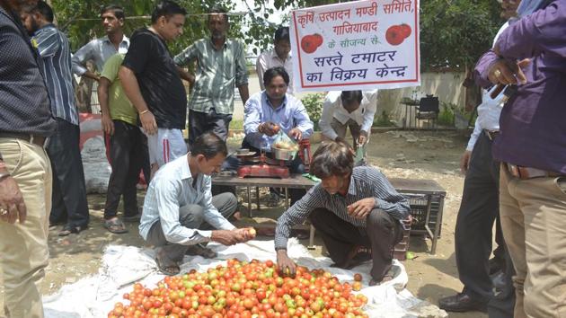 The price of tomatoes has increased from around Rs30 to around Rs80 over the last few weeks (Sakib Ali/HT Photo) The price of tomatoes has increased from around Rs30 to around Rs80 over the last few weeks (Sakib Ali/HT Photo)