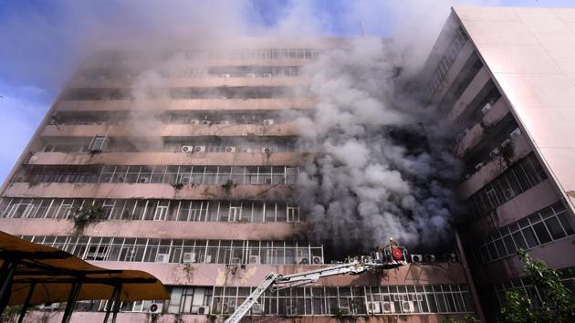 Firefighters try to douse flames at Delhi’s Lok Nayak Bhawan after a blaze broke out on the building’s fourth floor in New Delhi on Monday, July 24, 2017. (Arun Sharma/HT PHOTO) Firefighters try to douse flames at Delhi’s Lok Nayak Bhawan after a blaze broke out on the building’s fourth floor in New Delhi on Monday, July 24, 2017. (Arun Sharma/HT PHOTO)