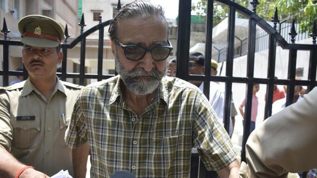 Surinder Koli and Moninder Singh Pandher were pronounced guilty by the CBI court in the murder and attempted rape of 20-year-old Pinki Sarkar and sentenced to death on Monday July 24. (Sakib Ali /Hindustan Times) Surinder Koli and Moninder Singh Pandher were pronounced guilty by the CBI court in the murder and attempted rape of 20-year-old Pinki Sarkar and sentenced to death on Monday July 24. (Sakib Ali /Hindustan Times)