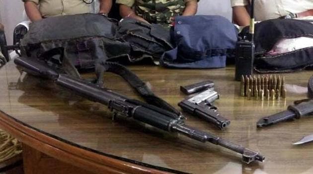 A Meghalaya Police constable Lusen Sangma allegedly fired six times at havildar Litsingh Inghi before escaping with his self-loading rifle. (HT File Photo/ Representative image) A Meghalaya Police constable Lusen Sangma allegedly fired six times at havildar Litsingh Inghi before escaping with his self-loading rifle. (HT File Photo/ Representative image)