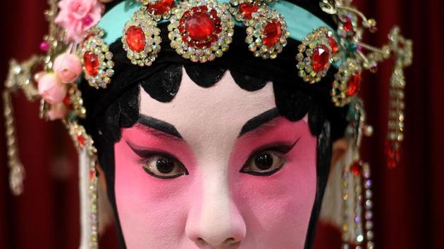 Photos: Behind the scene at a Chinese Cantonese opera | Hindustan Times