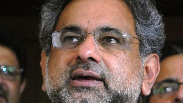 Pakistan's premier-designate Shahid Khaqan Abbasi speaks to the media after meeting Maulana Fazlur Rehman, chief of the Jamiat Ulema-e-Islam party, in Islamabad on July 30, 2017. Pakistan's parliament will meet on Tuesday to elect a new premier after the disqualification of three-term prime minister Nawaz Sharif. The PML-N party nominated Sharif's longtime loyalist Abbasi for the top slot on Saturday.(AP)