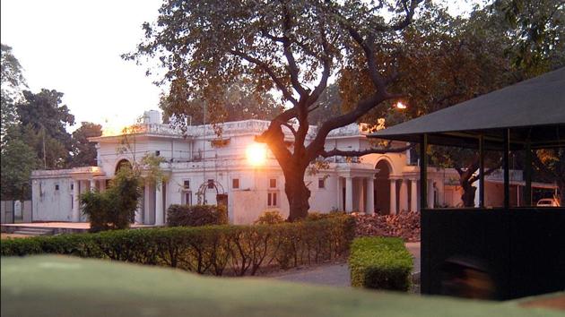 The government moved one step closer to rid its limited living spaces of squatters with the introduction of the Public Premises (Eviction of Unauthorised Occupants) Amendment Bill, 2017. The changes to the law will ensure that ministers, MPs and bureaucrats, don’t overstay in government bungalows once their term is over (HT) The government moved one step closer to rid its limited living spaces of squatters with the introduction of the Public Premises (Eviction of Unauthorised Occupants) Amendment Bill, 2017. The changes to the law will ensure that ministers, MPs and bureaucrats, don’t overstay in government bungalows once their term is over (HT)