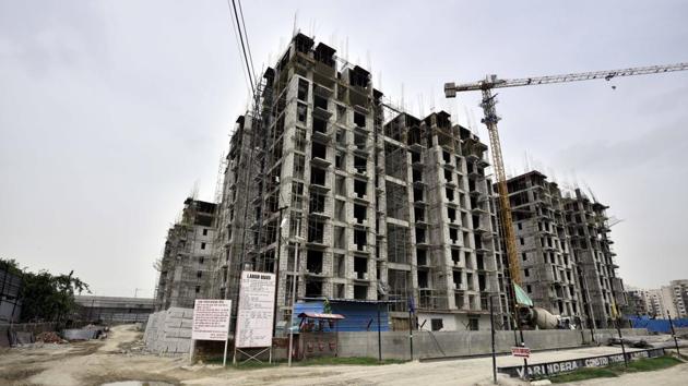 From now on, each Economically Weaker Section (EWS) category flat will be built on 30 square metres (sqm) area, while Low Income Group (LIG) dwelling units will be build on 40-60 sqm.(Arun Sharma/HT FILE) From now on, each Economically Weaker Section (EWS) category flat will be built on 30 square metres (sqm) area, while Low Income Group (LIG) dwelling units will be build on 40-60 sqm.(Arun Sharma/HT FILE)