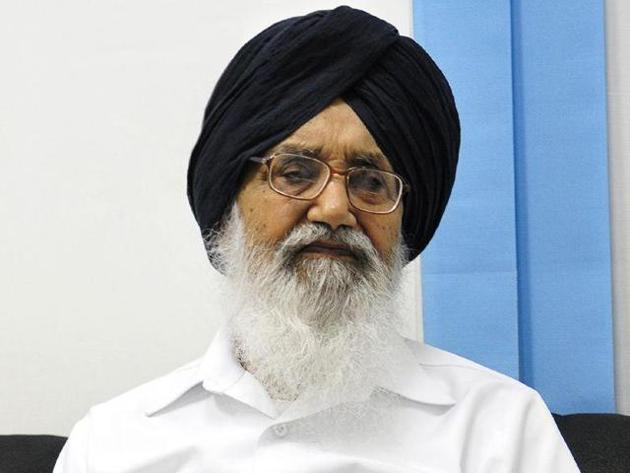 Parkash Singh Badal set up the panel after holding consultations with a large number of advocates as part of its ‘Jabar Virodhi Lehar’ to prepare the party’s strategy to fight “repression” by the Congress regime. (HT File) Parkash Singh Badal set up the panel after holding consultations with a large number of advocates as part of its ‘Jabar Virodhi Lehar’ to prepare the party’s strategy to fight “repression” by the Congress regime. (HT File)