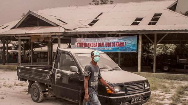 The 2,460-meter (8,070-foot) high Sinabung burst back to life in 2010 after a long period of dormancy. (IVAN DAMANIK/ AFP)