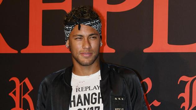 Neymar is expected to completed his world record transfer from Barcelona to PSG by the end of this week. (VCG via Getty Images) Neymar is expected to completed his world record transfer from Barcelona to PSG by the end of this week. (VCG via Getty Images)