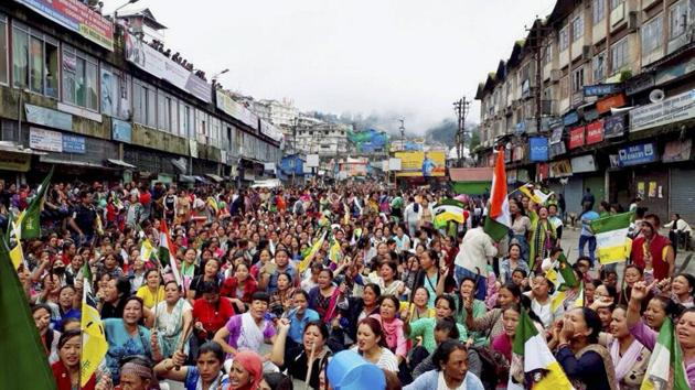 People protest for the separate state of Gorkhaland, in Darjeeling.(PTI File Photo) People protest for the separate state of Gorkhaland, in Darjeeling.(PTI File Photo)