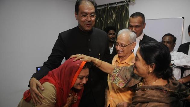 Raza, the lone Muslim minister in the BJP government, reached the District Magistrate’s office with his wife Fauzia Sarwar Fatima and parents to get his marriage registered. (Deepak Gupta/HT Photo) Raza, the lone Muslim minister in the BJP government, reached the District Magistrate’s office with his wife Fauzia Sarwar Fatima and parents to get his marriage registered. (Deepak Gupta/HT Photo)