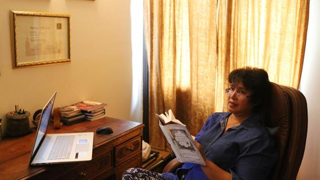 Taslima Nasrin in her study.(Mayank Austen Soofi / HT Photo)