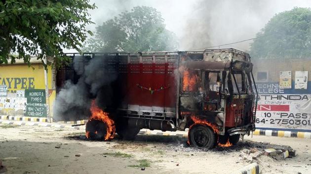 Truck set on fire in Rampura Phul in protest against Punjab government’s decision to disband Truck Operators’ Unions. (Sanjeev Kumar/HT) Truck set on fire in Rampura Phul in protest against Punjab government’s decision to disband Truck Operators’ Unions. (Sanjeev Kumar/HT)