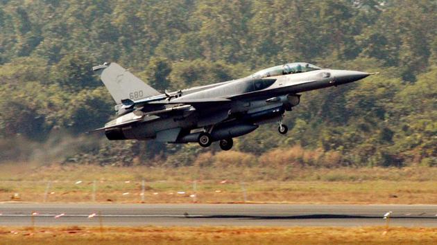 The minister was asked in the Rajya Sabha if India and the US have agreed for transfer of sophisticated technology and production of F-16 fighter jets under ‘Make in India’.(File Photo)