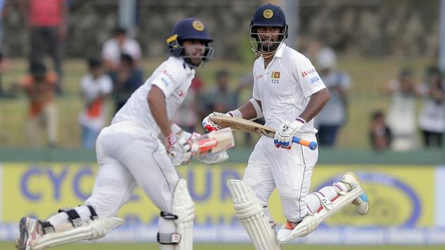 Dimuth Karunaratne (R) and Kusal Mendis provided hope for Sri Lanka after their 191-run stand against India on Day 3 of the second Test at Colombo. (AP)