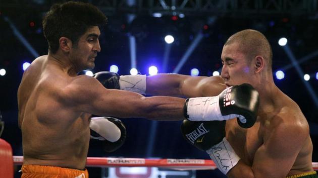 In the first five rounds or so, Vijender singh was able to connect many punches, including devastating straight rights on Zulpikar Maimaitiali. (AP)