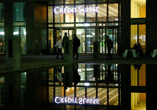 The logo of Swiss bank Credit Suisse is seen at an office building in Zurich's Oerlikon suburb, Switzerland July 27, 2017.(REUTERS) The logo of Swiss bank Credit Suisse is seen at an office building in Zurich's Oerlikon suburb, Switzerland July 27, 2017.(REUTERS)
