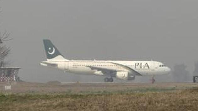 A Pakistan International Airlines (PIA) passenger plane prepares to take off from the Benazir International airport in Islamabad, Pakistan, February 9, 2016. (Reuters File Photo) A Pakistan International Airlines (PIA) passenger plane prepares to take off from the Benazir International airport in Islamabad, Pakistan, February 9, 2016. (Reuters File Photo)