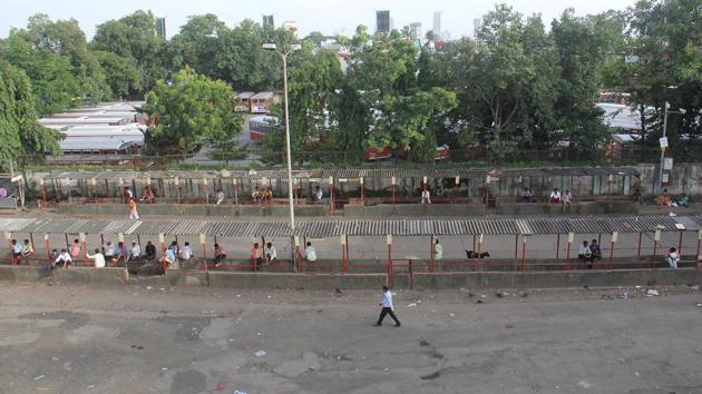 This is an unusual site at Bandra bus depot. (Pramod Thakur/HT Photo)