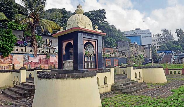 Peshwa Samadhi by the Mutha riverbed was until recently an unknown site in the city.(Pratham Gokhale/HT PHOTO) Peshwa Samadhi by the Mutha riverbed was until recently an unknown site in the city.(Pratham Gokhale/HT PHOTO)