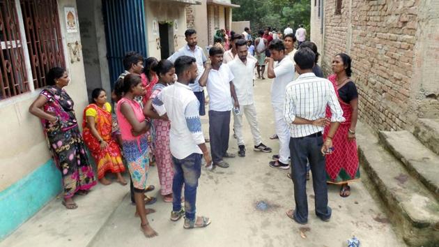 An anxious crowd outside victims' house at Jamalpur in Munger district. (HT photo) An anxious crowd outside victims' house at Jamalpur in Munger district. (HT photo)