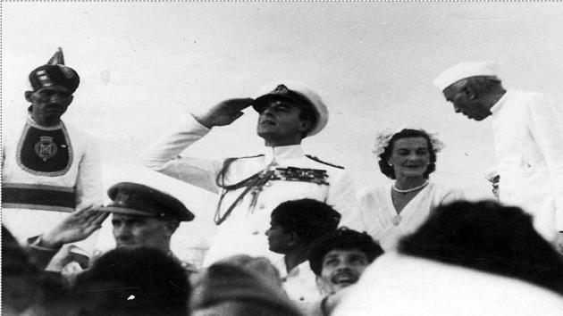 Lord Mountbatten and Pandit Jawaharlal Nehru photographed during the first Independence Day Celebrations at India Gate, New Delhi. (HT Photo) 