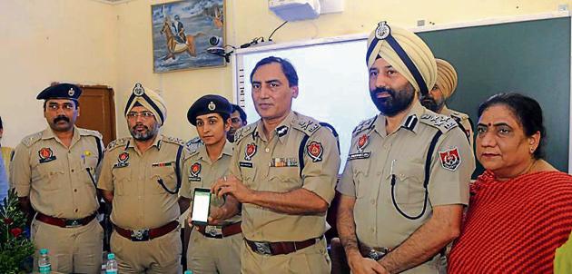 ADGP Rohit Choudhary launching new mobile app in Patiala on Tuesday. (Bharat Bhushan/HT) ADGP Rohit Choudhary launching new mobile app in Patiala on Tuesday. (Bharat Bhushan/HT)