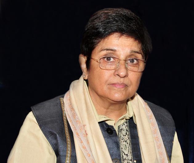 Kiran Bedi Bedi, who assumed office of lieutenant governor in May last year, has been involved in tussles with the V Narayanasamy-led Congress government on a host of issues. The issue of irregularities in admission to the medical colleges is among the major causes of the flashpoint(HT Photo)