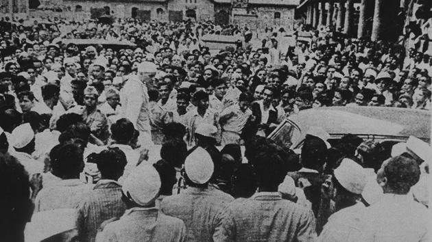 But the movement crumbled because of a lack of co-ordination among its leaders. Most businessmen were reaping profits because of the second World War and were not in favour of the Quit India movement. Politically, the Muslim League, the then banned Communist Party of India and the Hindu Mahasabha were also opposed to the movement. Meanwhile, the support of the younger generations was concentrated around Subhash Chandra Bose who was spending his time in exile. (HT Photo)