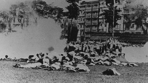 Isolated incidents of violence broke out around the country but the British acted quickly, arresting thousands of people and imprisoning them until 1945. The British also abolished civil rights, freedom of speech and the freedom of press during the Quit India Movement. (HT Photo)