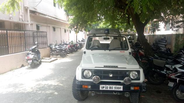 Amending the Central Motor Vehicles Rules, the government omitted altogether the red beacon-related provisions. (Ht Photo) Amending the Central Motor Vehicles Rules, the government omitted altogether the red beacon-related provisions. (Ht Photo)
