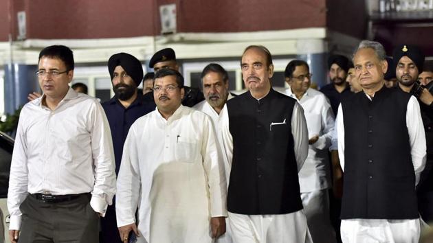 Congress leaders P Chidambaram, Ashok Gehlot, Ghulam Nabi Azad, Mukul Wasnik and Anand Sharma coming out of the Election Commission of India, in New Delhi.(PTI Photo)