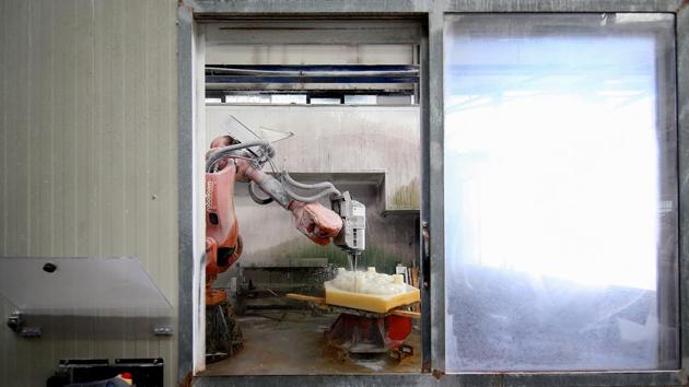 Today, the Henraux company owns the entire mountain, employs about 140 people and extracts marble from five active quarries. (Alessandro Bianchi / REUTERS)