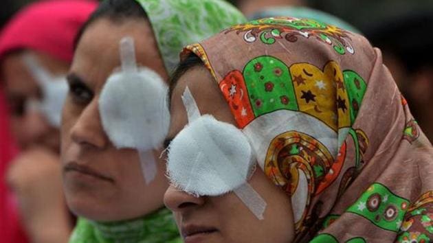 In last year’s protests in Kashmir, many fell victim to pellet injuries. Of these, more than 1000 had suffered injuries to their eyes.(AFP File Photo) In last year’s protests in Kashmir, many fell victim to pellet injuries. Of these, more than 1000 had suffered injuries to their eyes.(AFP File Photo)