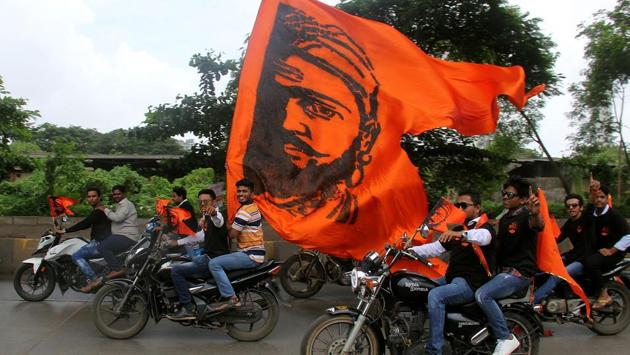 Protesters at Bombay Port Trust  Road. (Bhushan Koyande/HT photo) 
