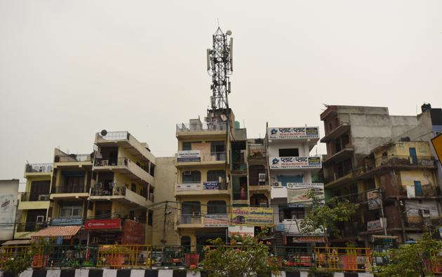 The authority has earmarked sites in green belts of sectors 12, 16, 20, 21, 25, 55 and 56, among others were the new mobile towers will be installed. (Virendra Singh Gosain/HT PHOTO) The authority has earmarked sites in green belts of sectors 12, 16, 20, 21, 25, 55 and 56, among others were the new mobile towers will be installed. (Virendra Singh Gosain/HT PHOTO)