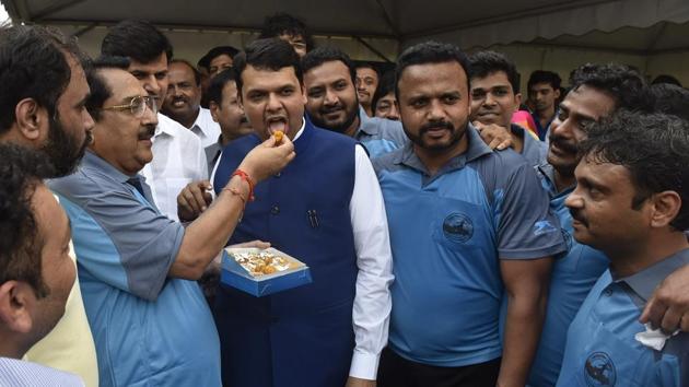 SWEET VICTORY: ‘Let’s share the happiness’ (Anshuman Poyrekar/HT Photo) 