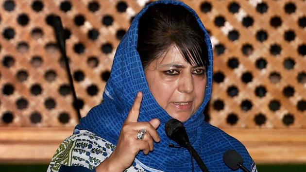 Jammu and Kashmir chief minister Mehbooba Mufti addresses a special session of the state assembly in Srinagar on Saturday.(PTI file)