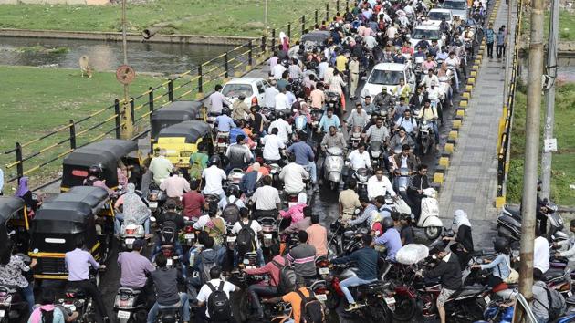 The safety audit of all the bridges in Maharashtra was undertaken after a bridge near Mahad on Mumbai-Goa road collapsed in August last year.(HT REPRESENTATIVE PHOTO)