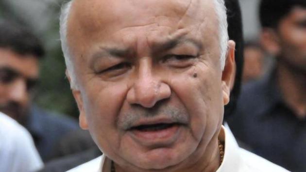 “Is this the manner in which a Union Home Minister acts under pressure of his electorate?” questioned the Bombay high court on Thursday, while expressing displeasure over the conduct of former Union home minister Sushilkumar Shinde.(File)