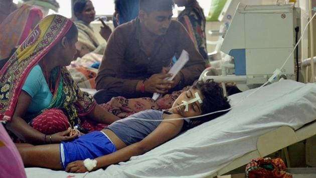 A view of a ward at the state-run Baba Raghav Das Medical College in Gorakhpur on Saturday.(PTI)