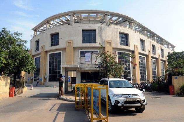 MCG officials and villagers in Gurgaon have been at loggerheads in the past.(HT FILE) MCG officials and villagers in Gurgaon have been at loggerheads in the past.(HT FILE)