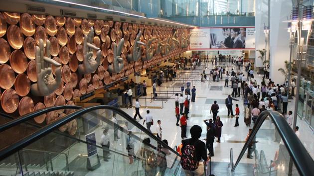 CISF said that screeners, men who man the X-Ray machines to monitor content of a bag, at Delhi airport have been given special instruction to check a luggage physically, if they have any suspicion. (Ajay Aggarwal/HT Photo) CISF said that screeners, men who man the X-Ray machines to monitor content of a bag, at Delhi airport have been given special instruction to check a luggage physically, if they have any suspicion. (Ajay Aggarwal/HT Photo)