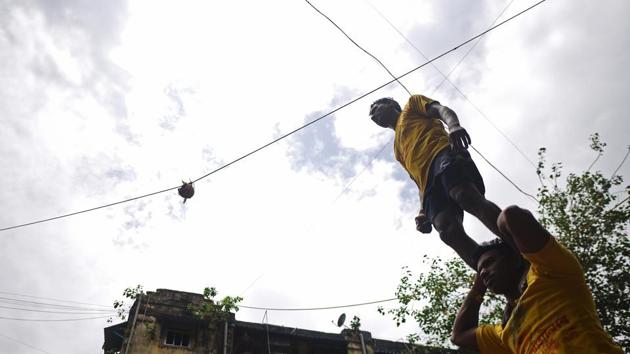 The mandal looks skywards at their goal on Sunday. (Pratik Chorge/HT) 