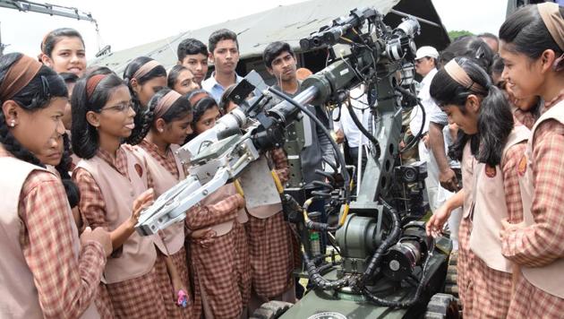'Know Your Army', an exhibition of arms and ammunition organised by Pimpri Chinchwad municipal corporation and the Indian Army at H A ground in Pimpri. The exposure to the exhibition has received spontaneous response in Pune on Friday, August 11, 2017. (HT PHOTO)