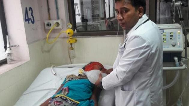 The scene at Gorakhpur hospital on Sunday. (HT) The scene at Gorakhpur hospital on Sunday. (HT)