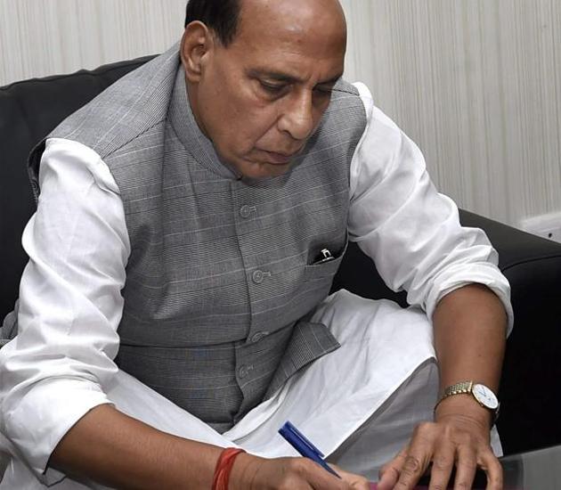 Union home minister Rajnath Singh donates his salary towards "Bharat Ke Veer" fund, on the eve of Independence Day in New Delhi. (PTI Photo) Union home minister Rajnath Singh donates his salary towards "Bharat Ke Veer" fund, on the eve of Independence Day in New Delhi. (PTI Photo)