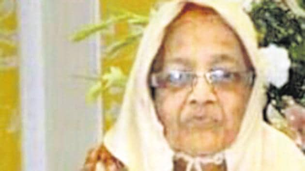 Zehra Hakim was staying alone in Abba Gani building in Mazgaon.(HT)