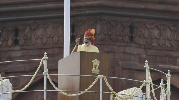 Prime Minister Narendra Modi addresses the nation on Independence Day from the ramparts of the historical Red Fort in New Delhi on August 15.(Sonu Mehta/ HT Photo)